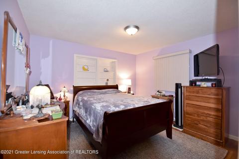 1724 Windsor Pl, Lansing, MI 48910 photo 25