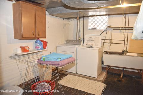 1724 Windsor Pl, Lansing, MI 48910 photo 34