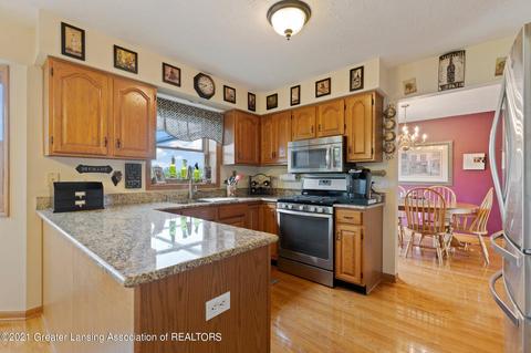 1808 Killarney Dr, Holt, MI 48842 photo 17