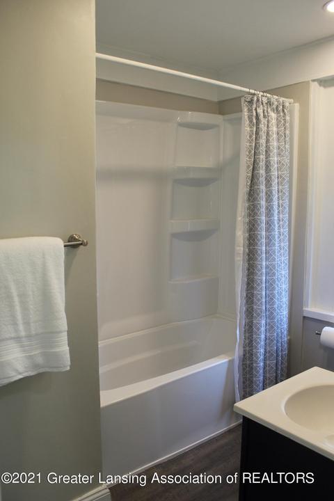 210 Smith Ave, Lansing, MI 48910 photo 12