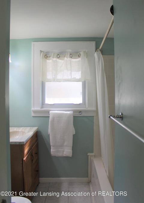 210 Smith Ave, Lansing, MI 48910 photo 39