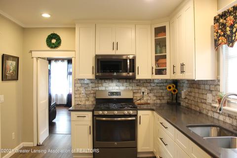 210 Smith Ave, Lansing, MI 48910 photo 14