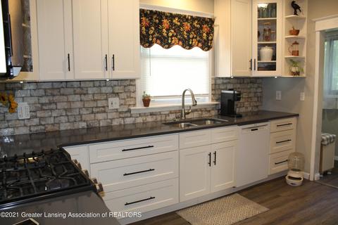 210 Smith Ave, Lansing, MI 48910 photo 15