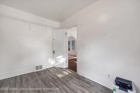 2204 Lyons Ave, Lansing, MI 48910 photo 14