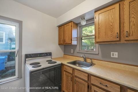 2204 Lyons Ave, Lansing, MI 48910 photo 11