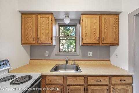 2204 Lyons Ave, Lansing, MI 48910 photo 9