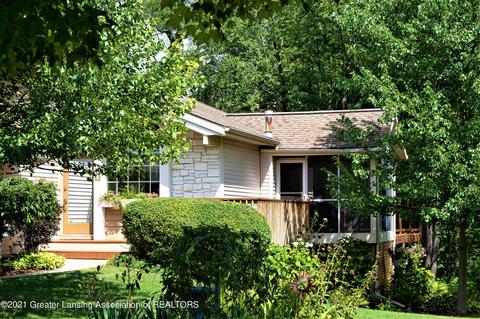 16857 Cedarbrook Dr, Haslett, MI 48840 photo 3