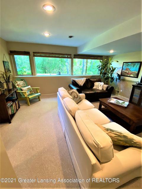 16857 Cedarbrook Dr, Haslett, MI 48840 photo 32
