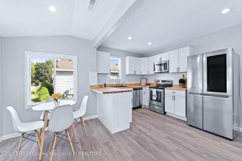 310 E South St, Mason, MI 48854 photo 7
