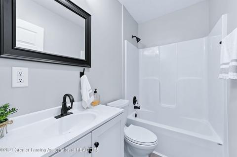 310 E South St, Mason, MI 48854 photo 8
