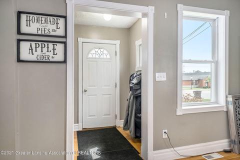 121 N Maple St, Ithaca, MI 48847 photo 3