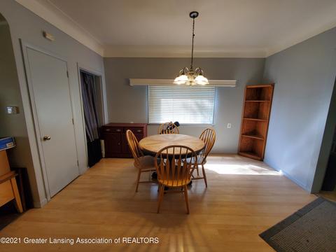 577 Cleveland Ave, Owosso, MI 48867 photo 11