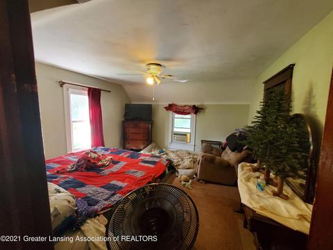 577 Cleveland Ave, Owosso, MI 48867 photo 13