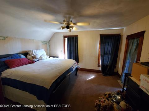 577 Cleveland Ave, Owosso, MI 48867 photo 14