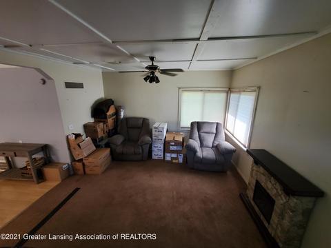 577 Cleveland Ave, Owosso, MI 48867 photo 12