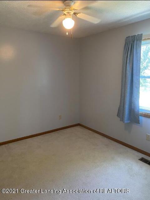 12525 Burlingame Dr, Dewitt, MI 48820 photo 11