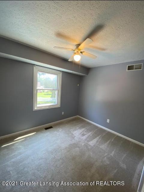 12525 Burlingame Dr, Dewitt, MI 48820 photo 12