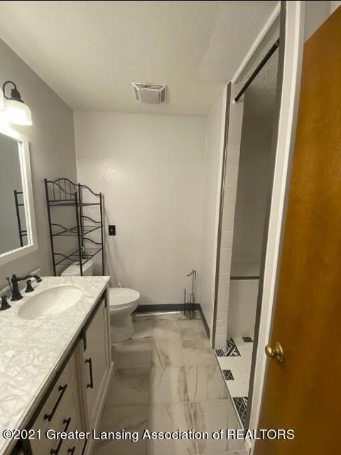 12525 Burlingame Dr, Dewitt, MI 48820 photo 10