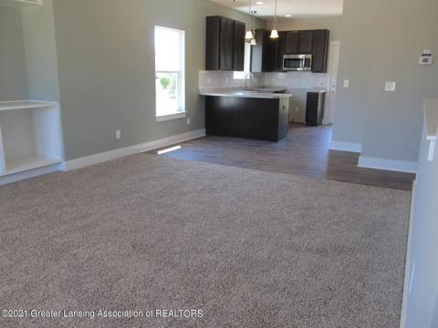615 Launch Point Dr, Perry, MI 48872 photo 6