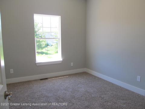 615 Launch Point Dr, Perry, MI 48872 photo 25