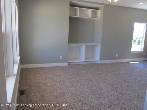 615 Launch Point Dr, Perry, MI 48872 photo 5