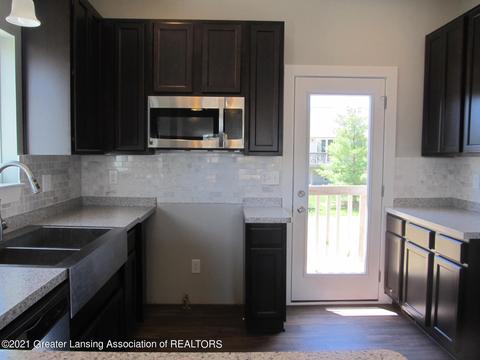 615 Launch Point Dr, Perry, MI 48872 photo 10