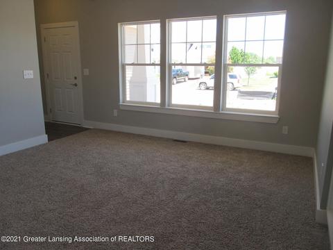 615 Launch Point Dr, Perry, MI 48872 photo 2