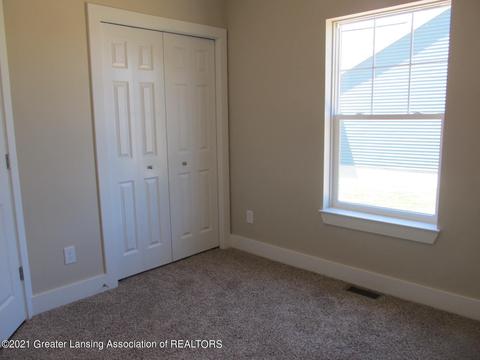 615 Launch Point Dr, Perry, MI 48872 photo 23