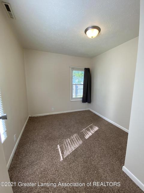1125 Exchange St, Owosso, MI 48867 photo 11