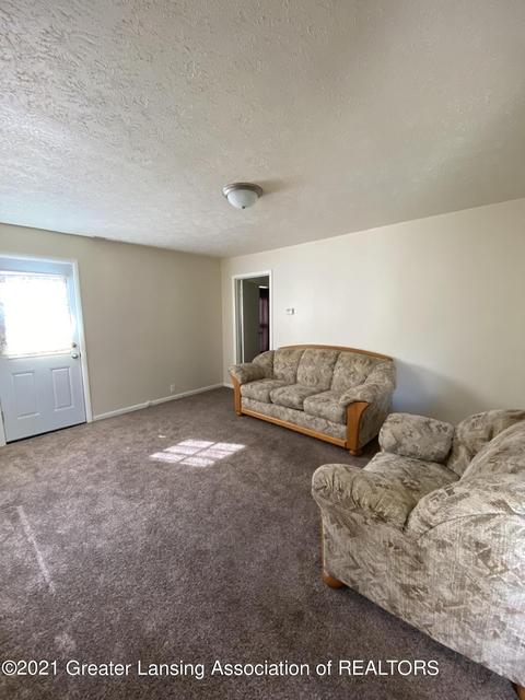 1125 Exchange St, Owosso, MI 48867 photo 5