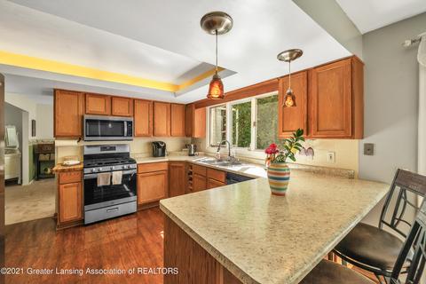 2153 E Raleigh Dr, Okemos, MI 48864 photo 18