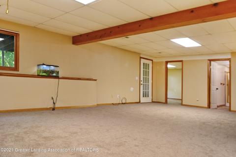 3325 Cooley Dr, Lansing, MI 48911 photo 26