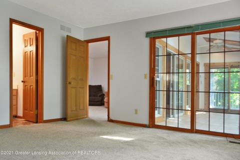3325 Cooley Dr, Lansing, MI 48911 photo 16