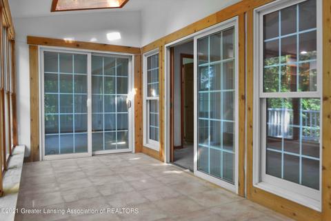 3325 Cooley Dr, Lansing, MI 48911 photo 18