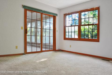 3325 Cooley Dr, Lansing, MI 48911 photo 15