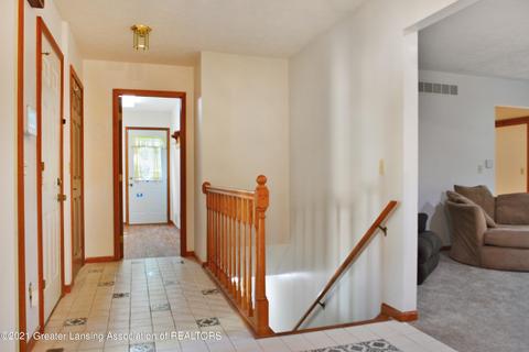 3325 Cooley Dr, Lansing, MI 48911 photo 2