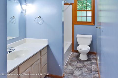 3325 Cooley Dr, Lansing, MI 48911 photo 25