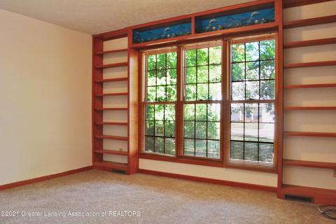 3325 Cooley Dr, Lansing, MI 48911 photo 22