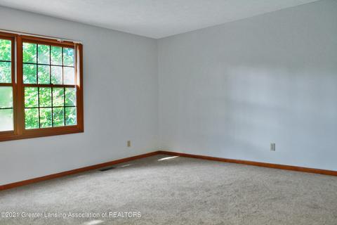 3325 Cooley Dr, Lansing, MI 48911 photo 14
