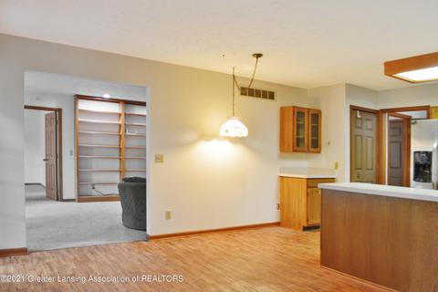 3325 Cooley Dr, Lansing, MI 48911 photo 13