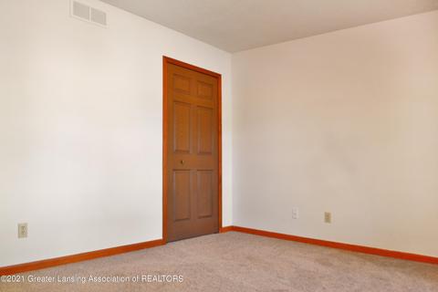 3325 Cooley Dr, Lansing, MI 48911 photo 23