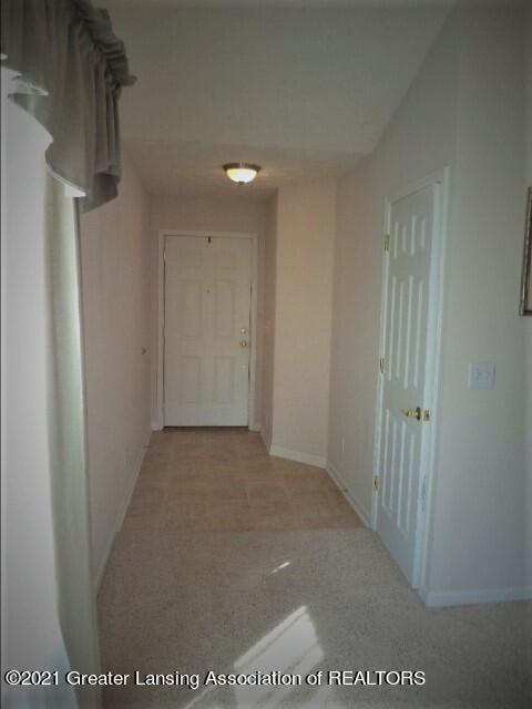 712 E Walker St, Saint Johns, MI 48879 photo 6