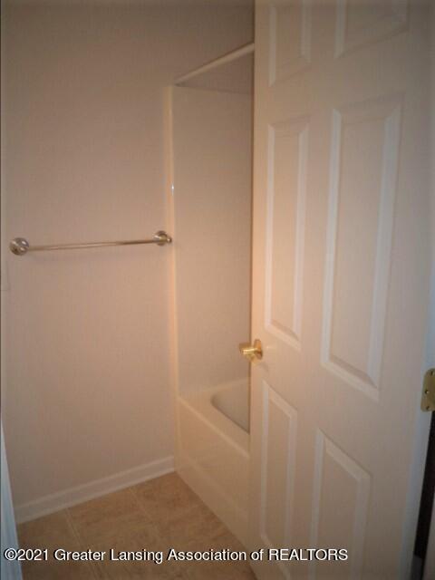 712 E Walker St, Saint Johns, MI 48879 photo 20