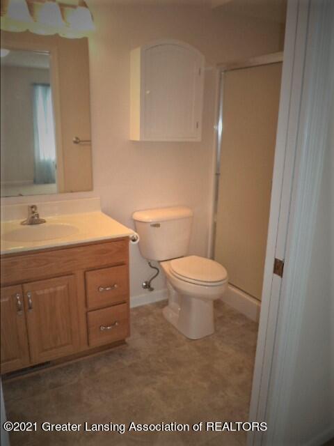 712 E Walker St, Saint Johns, MI 48879 photo 29