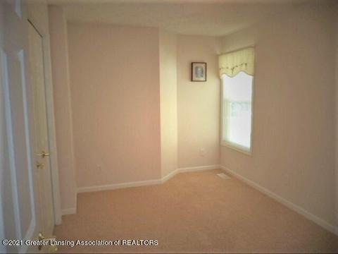 712 E Walker St, Saint Johns, MI 48879 photo 23