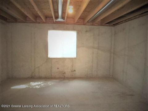 712 E Walker St, Saint Johns, MI 48879 photo 32