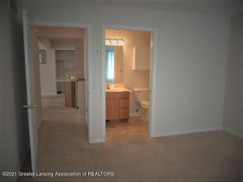 712 E Walker St, Saint Johns, MI 48879 photo 28