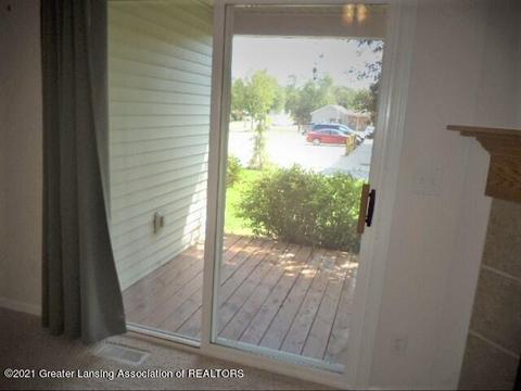 712 E Walker St, Saint Johns, MI 48879 photo 11