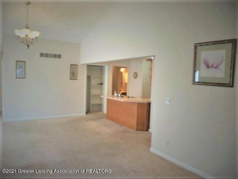 712 E Walker St, Saint Johns, MI 48879 photo 12