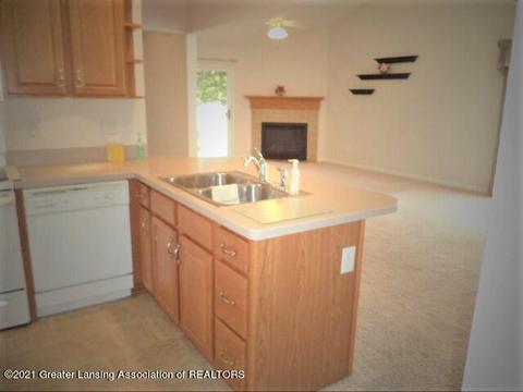 712 E Walker St, Saint Johns, MI 48879 photo 15